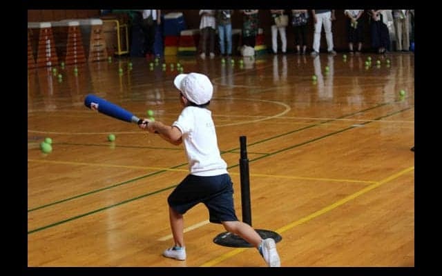 ティーボールが導く野球普及　簡単ルールで子供も大人も楽しさを知るきっかけに