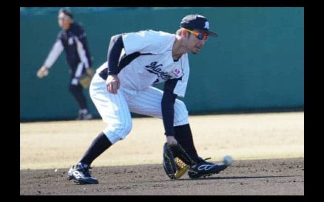 「ロッテ・鳥谷」が本格始動　井口監督見守る中、2軍施設でノックなどこなす