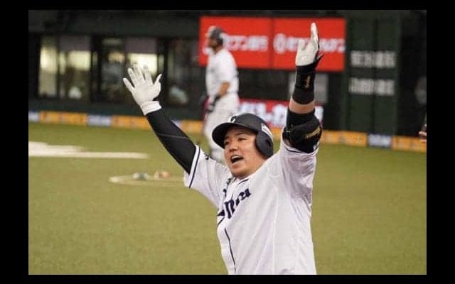 西武山川、無観客の左翼席へ「どすこい！」　今季本拠地初戦で豪快3号2ラン