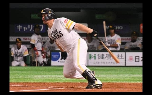 鷹リチャード、広島ドラ1森下から2号ソロ　「芯で打つことができた」