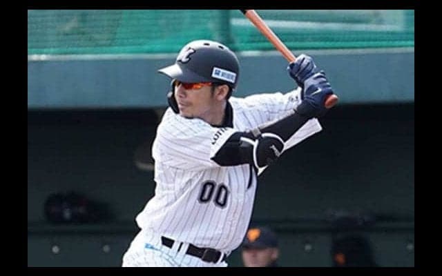 ロッテ鳥谷、「感謝」の初実戦　移籍後初安打で3の1、守備では超美技