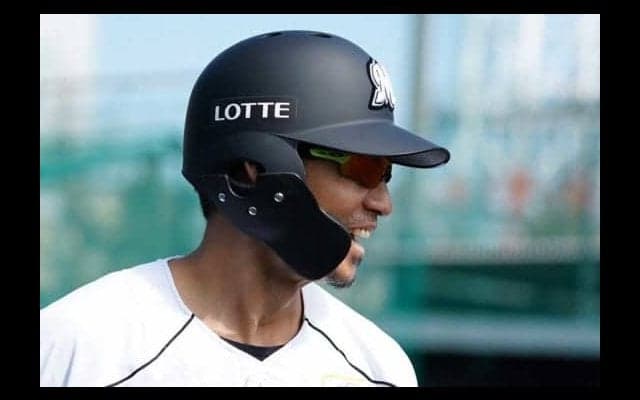 阪神退団からロッテ移籍-　同じ道を歩む鳥谷と今岡2軍監督　「野球を楽しんでほしい」