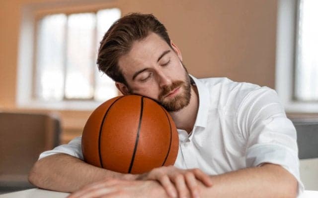 多くの日本人は睡眠に不満を持っている。フィリップス、睡眠とスポーツパフォーマンスの関係を調査