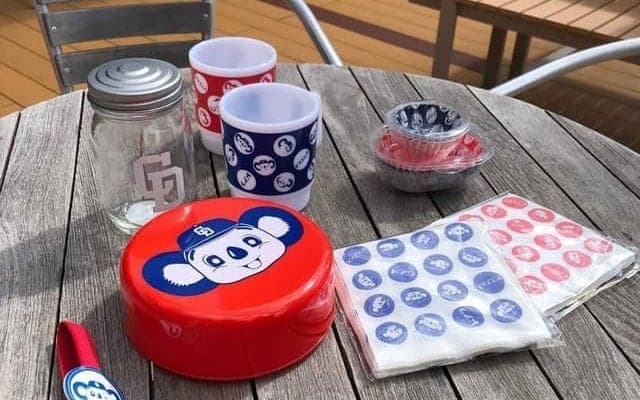 ドアラのレトロなランチグッズ「ドラゴンズ ランチシリーズ」発売