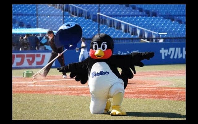 つば九郎がNPBキャンペーンに応募もなぜか爆笑動画に…　ファンも「えみふる」