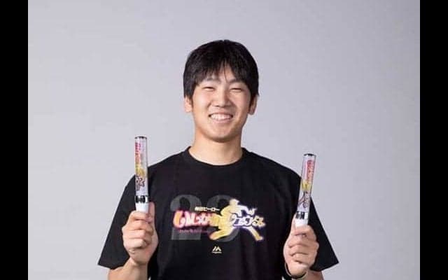 ももクロも公認？　鷹、石川柊太の“アイドル好き”が高じた球界初の珍グッズ発売