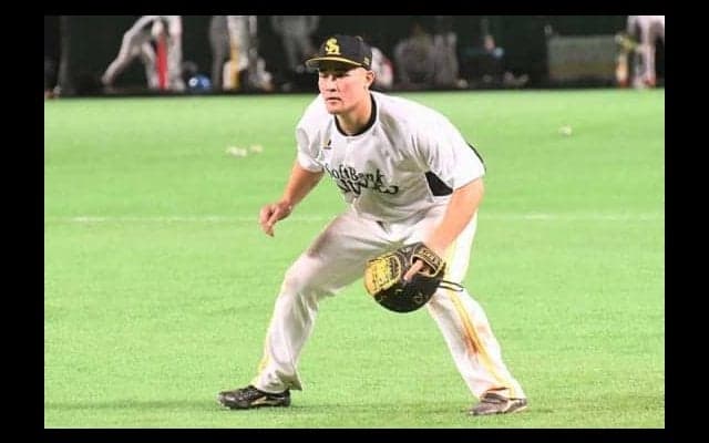 鷹の支配下リチャードは守備もいける!?　好守動画にファン歓喜「軽快なんや！」