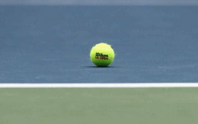 フリースタイルテニスのパイオニアによる、家で練習できる一味違ったリフティング