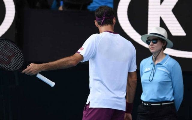 フェデラーに約30万円の罰金。不適切な言葉を叫んだことに対し