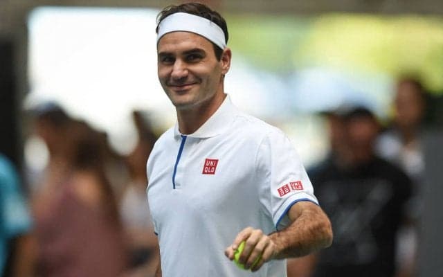 フェデラーの顔が浮かび上がる！？ラケットアートが話題に