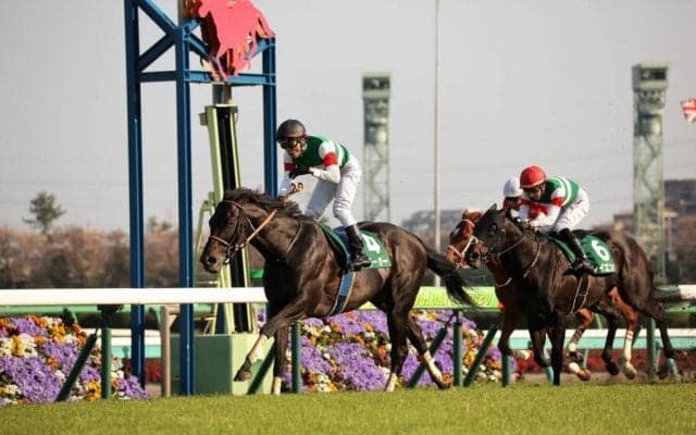 【ダービー卿CT】8歳馬クルーガーが混戦から抜け出す