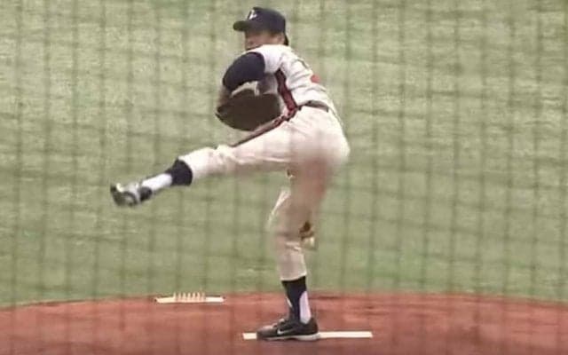 【始球式名場面】「こりゃ即戦力」　66歳・村田兆治氏の“マサカリ投法”にファン驚愕