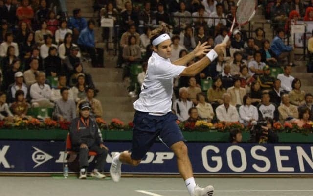 フェデラーが日本でプレーするのは13年ぶり。チャリティーマッチは無事開催へ
