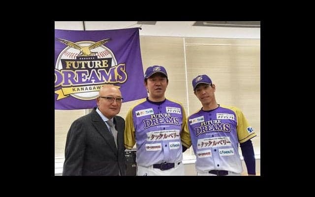 目指すは「マシンガン打線」。ベイV戦士の鈴木尚典が新球団で恩返し