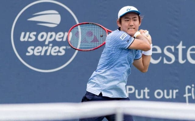 世界77位 西岡、錦織の待つ2回戦に進出。マレーはシングルス復帰戦敗れる