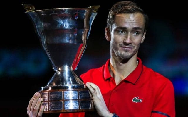 メドベージェフのスタイルは「勝った時に感情を顔に出さないこと」。それでも優勝の喜びを隠しきれず