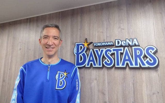 DeNAに広がる英語の輪　12球団唯一「チーム付英語教師」平川ブライアン先生に迫る