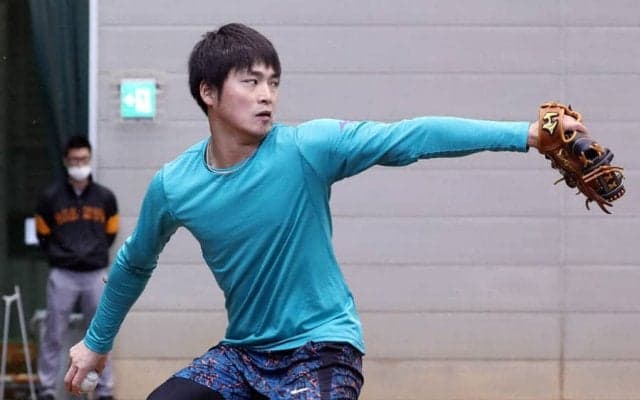 巨人・沼田のど迫力ブルペン映像　支配下期待の右腕の「糸を引くようなストレート」