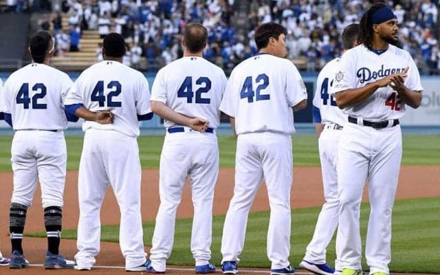 ロビンソンに敬意を--　試合ないけど、MLB公式が全選手の背番号を「42」に変更