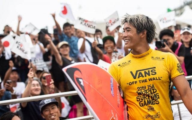 「All In」五十嵐カノアとステファニー・ギルモアに密着したサーフドキュメンタリーが公開！Red Bull