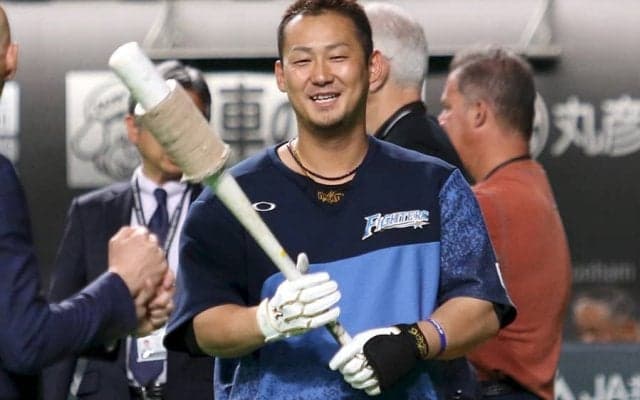 【球界名場面】打球が落ちてこない…　日本ハム中田の“天井直撃”二塁打が「えっぐい！」