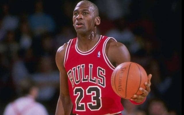 【NBA】ジョーダンは現代でも最強か　バスケ界定番の話題に元MVP名手が持論「それが彼だ」