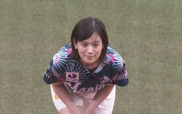 【始球式名場面】「ドキドキしました」　筧美和子さんのサイン首振り“コロコロ始球式”