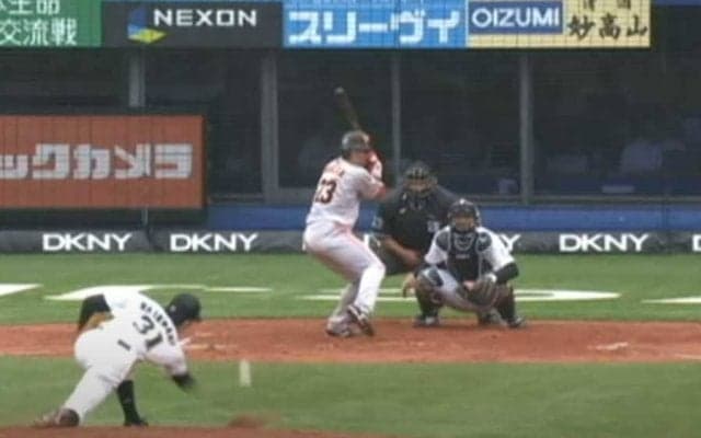 【球界名場面】前代未聞の大暴投!?　渡辺俊介が地面をえぐる珍投球、ファン「サブマリンが潜水」