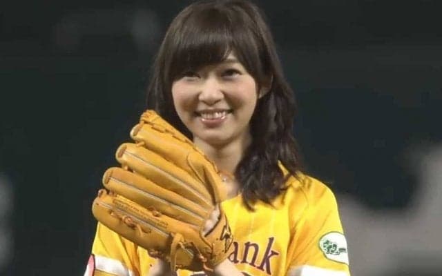 【始球式名場面】「ノーバンって難しい」指原莉乃さんの衝撃“コロコロ投球”にスタンド大爆笑