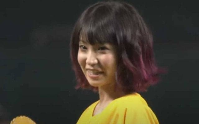 【始球式名場面】鬼滅の刃「紅蓮華」でも人気のLiSAさん　球場沸いたノーバウンド投球