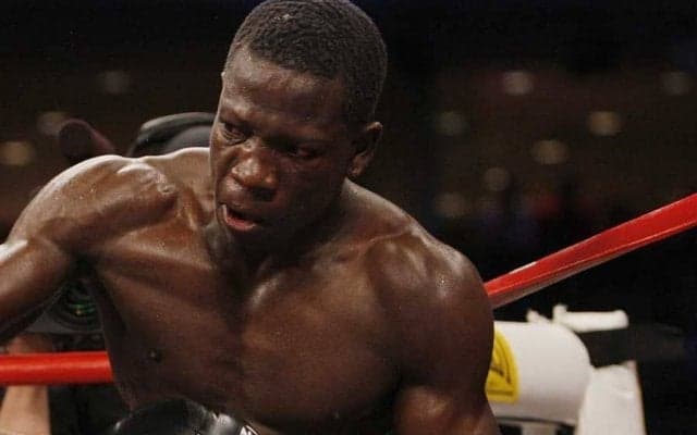 被弾した選手がリング外へ　鮮やかな“右オーバーハンド”に甦る戦慄「残酷なKO劇」