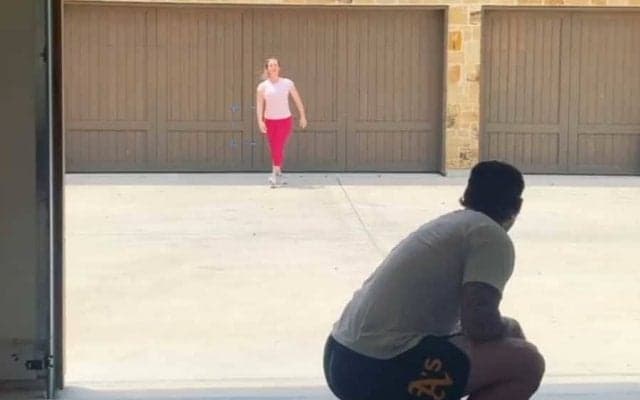 またしても惨敗…　妻に特大弾を浴びたマイナー選手にファン「爆笑」「報復だ」