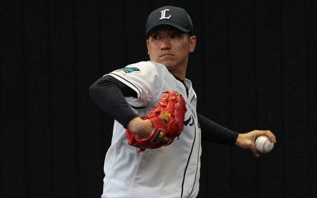 【球界名場面】「一瞬何が起こったのか…」　ファンも驚愕、まさかの“足技”でゲームセット