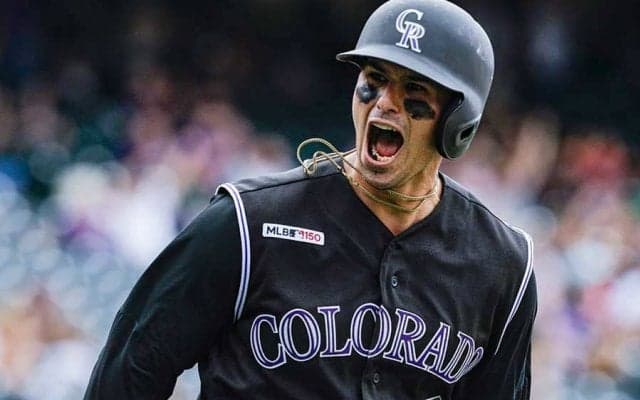 【名珍場面特別編】なぜ、彼はバットを振ったのか…　全米が“笑撃”「野球史で最悪の三振を見よ」