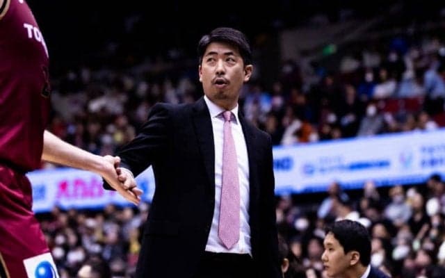 川崎ブレイブサンダース、佐藤賢次HCの契約継続を発表「ファミリーの皆さまとまた一緒に歩んでいきたい」