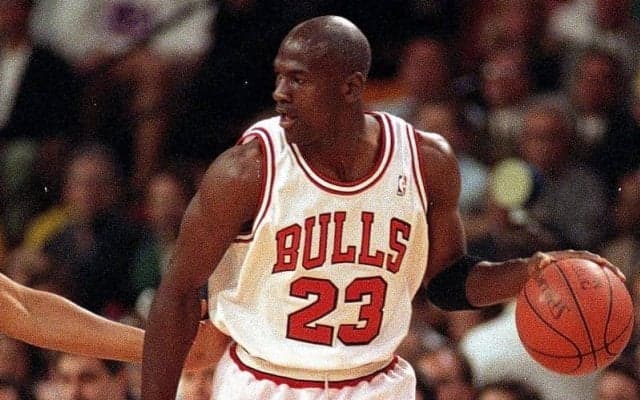 マイケル・ジョーダンが最恐集団ピストンズの“ジョーダン・ルール”を破った術（中編）