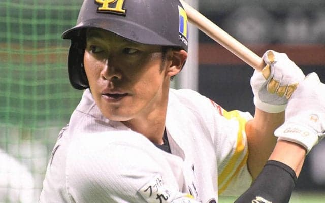 鷹柳田の“3150リレー”は右翼への豪快弾！　圧巻アーチにファン「試合でみたい」