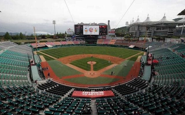 5日に開幕した韓国プロ野球　李大浩のロッテなど勝利、火災で試合中断の波乱も…
