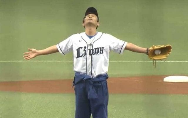 【始球式名場面】さすが元プロ注目選手？　ココリコ遠藤章造さんの投球に拍手喝采