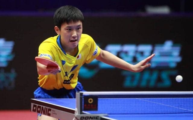 張本智和のバックに吉村真晴のサーブ…ITTF、“夢の最強卓球選手”を考える企画開催