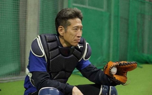 球の握り替え上達法はミットの使い方にあった　元プロ捕手が教える少年野球