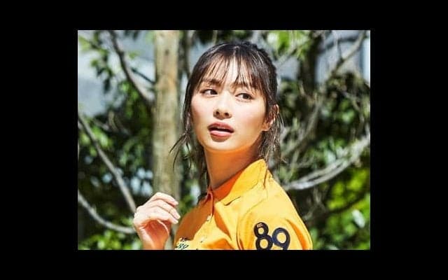 内田理央さん、ピンに寄せるアプローチを学ぶ。ボールを転がす簡単な打ち方とは