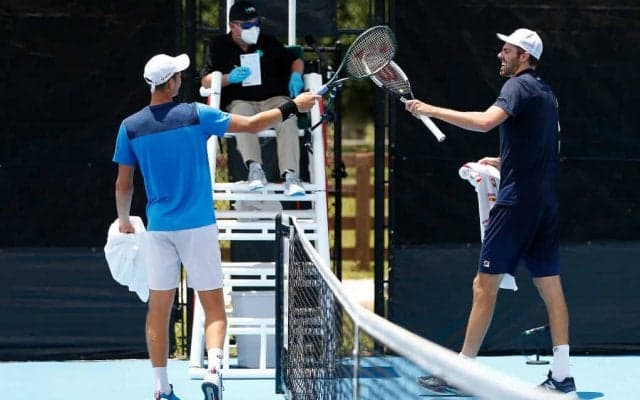 アメリカでテニスの大会開催、オペルカが優勝！牛も観戦？