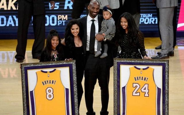 ヴァネッサ・ブライアントが自身の誕生日に生前にコービーが書いた手紙を開封