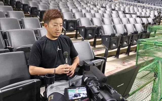 鷹がユニホーム着用での自主練習を開始　嘉弥真「前に進んでいる感じ」