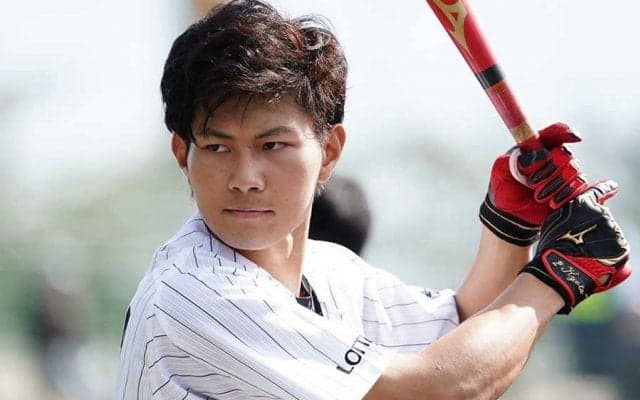 ロッテ藤原の“チビ藤原”にファンメロメロ　幼少期の秘蔵写真公開「待って、可愛い」