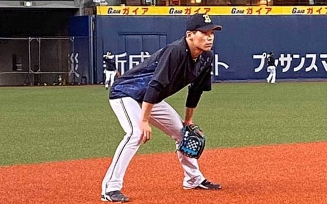 オリ中川、“守備改革”に手応え　西武中村のグラブ捌き研究「力感なく柔らかい」