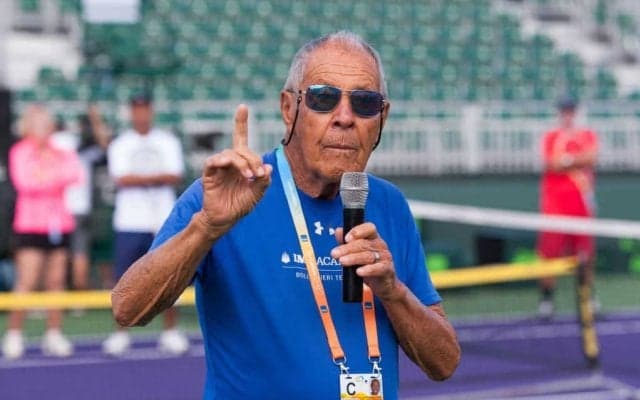 錦織も育ったIMGアカデミーの創設者は、88歳でもレッスン。一時入院も元気に
