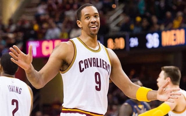 レブロンの親友、チャニング・フライ「ジョーダンは点を取るだけ、レブロンの方が上」