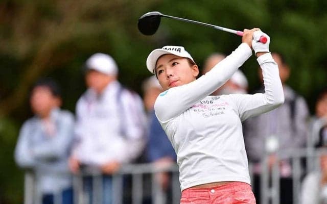 【名珍場面特別編】  マスク姿もキュート　有村智恵、オシャレなラグビーTシャツ姿に反響「素敵可愛い」